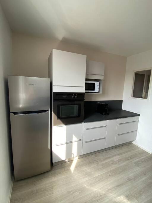 Appartement Calme Et Chaleureux Dole Bagian luar foto