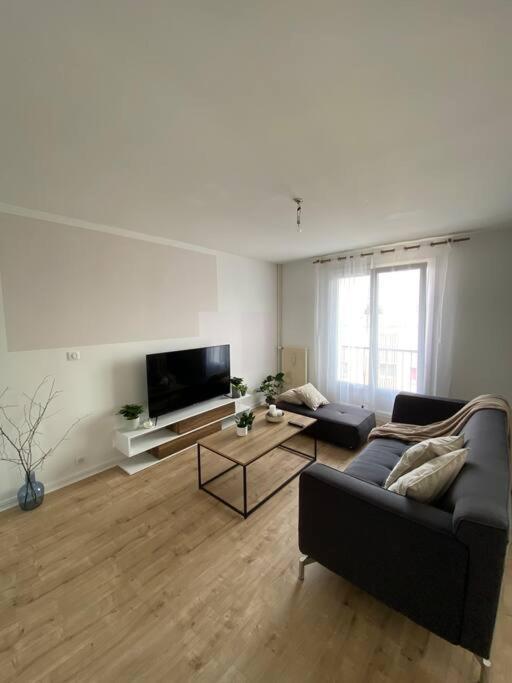 Appartement Calme Et Chaleureux Dole Bagian luar foto